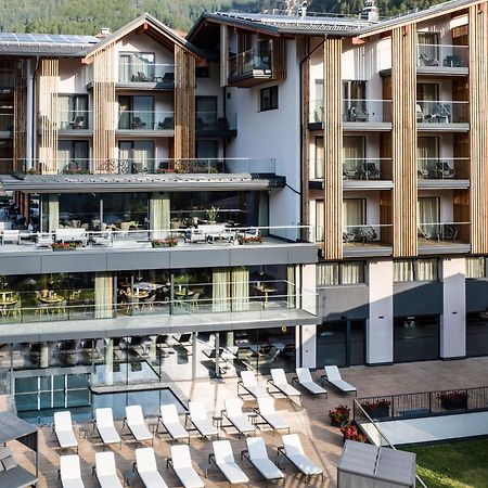 Ciampedie Luxury Alpine Spa Hotel Vigo di Fassa Ngoại thất bức ảnh