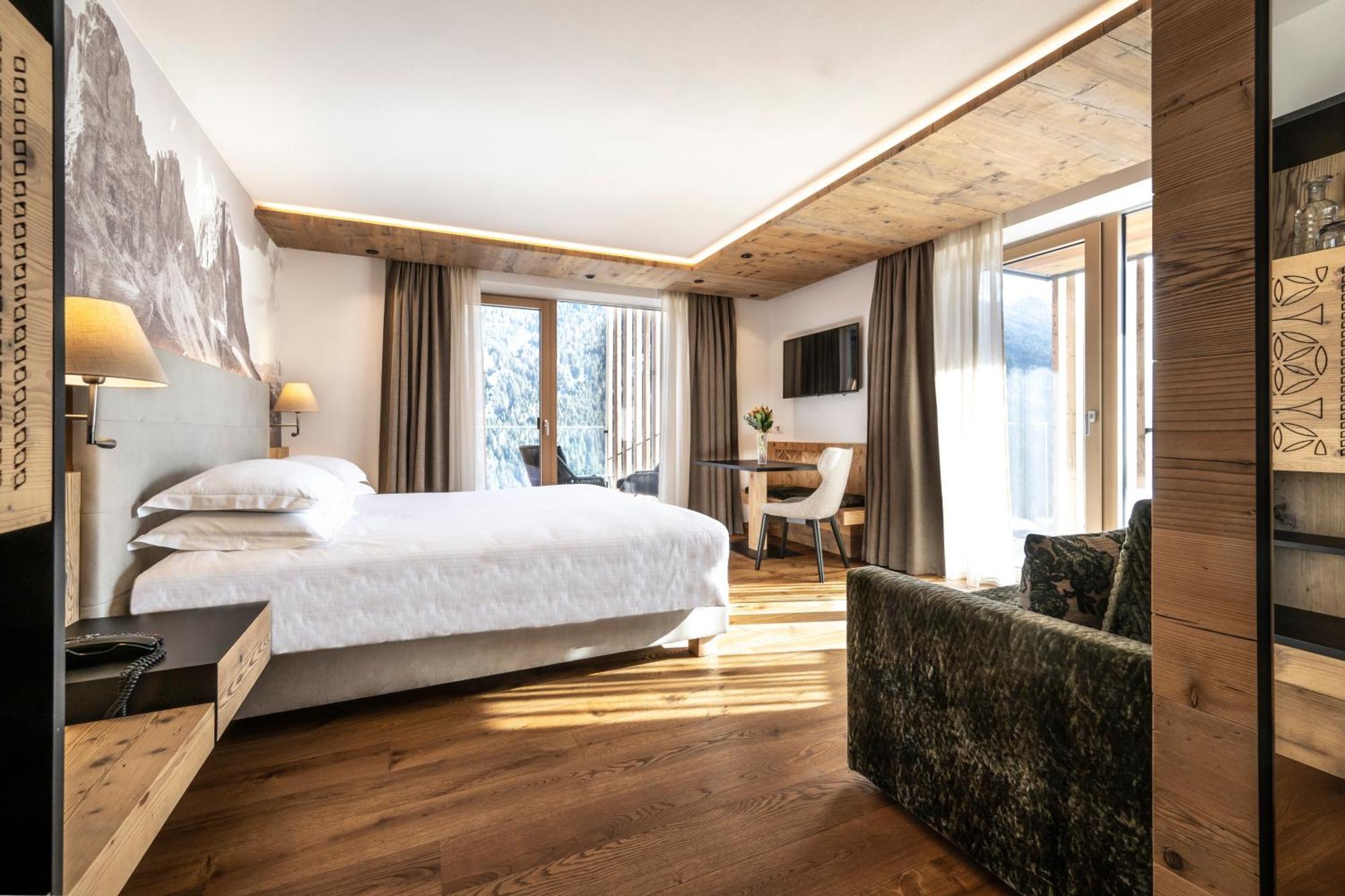 Ciampedie Luxury Alpine Spa Hotel Vigo di Fassa Ngoại thất bức ảnh