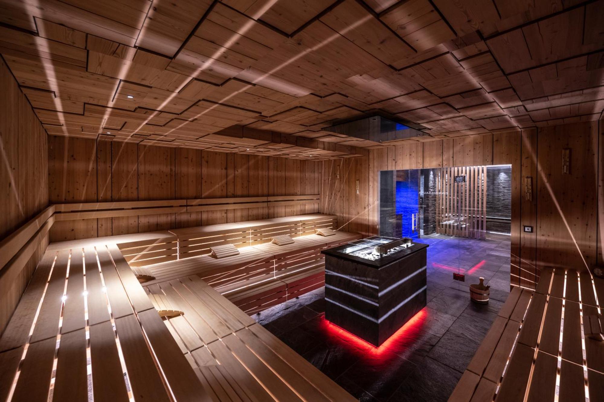 Ciampedie Luxury Alpine Spa Hotel Vigo di Fassa Ngoại thất bức ảnh