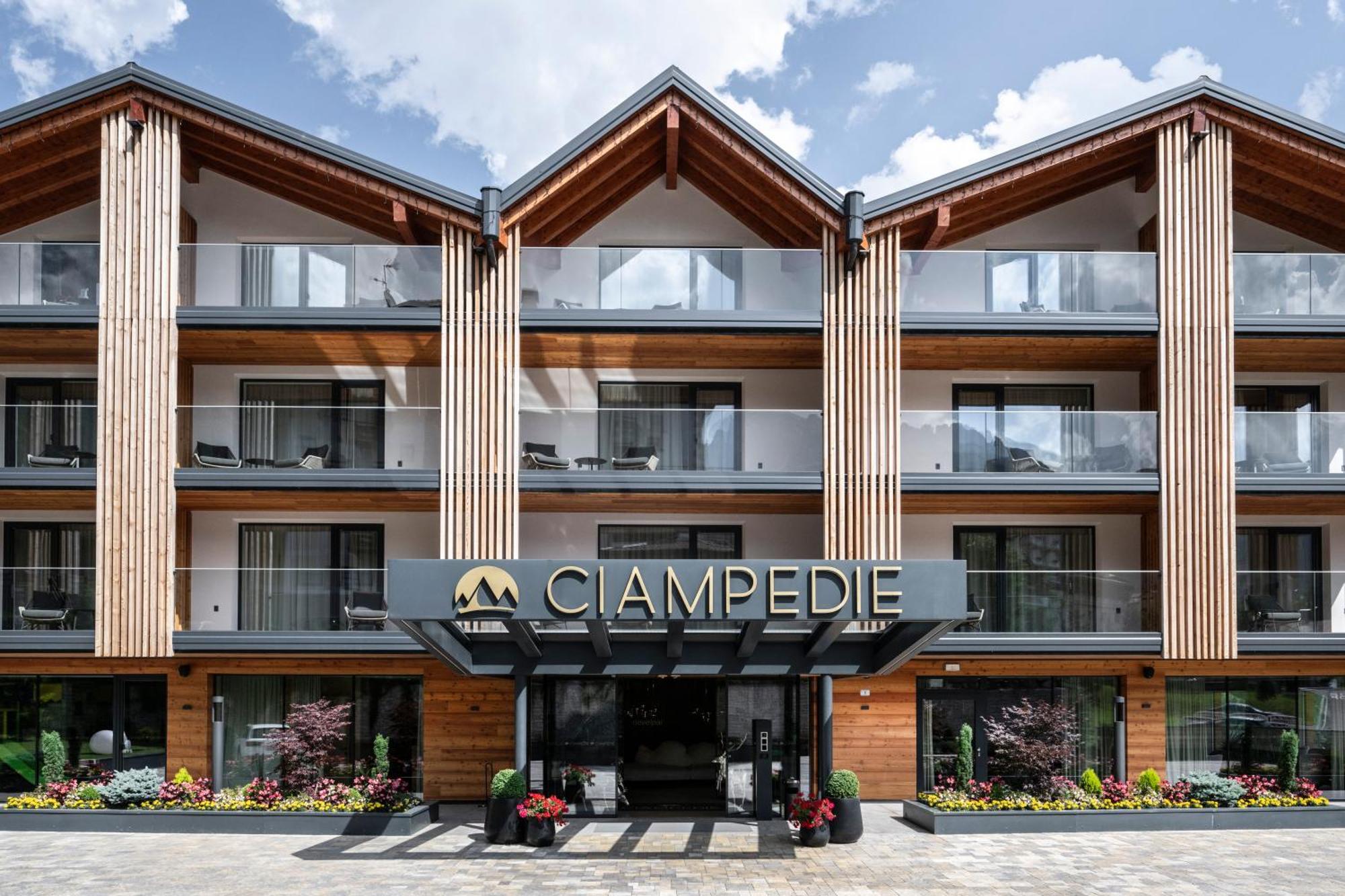 Ciampedie Luxury Alpine Spa Hotel Vigo di Fassa Ngoại thất bức ảnh