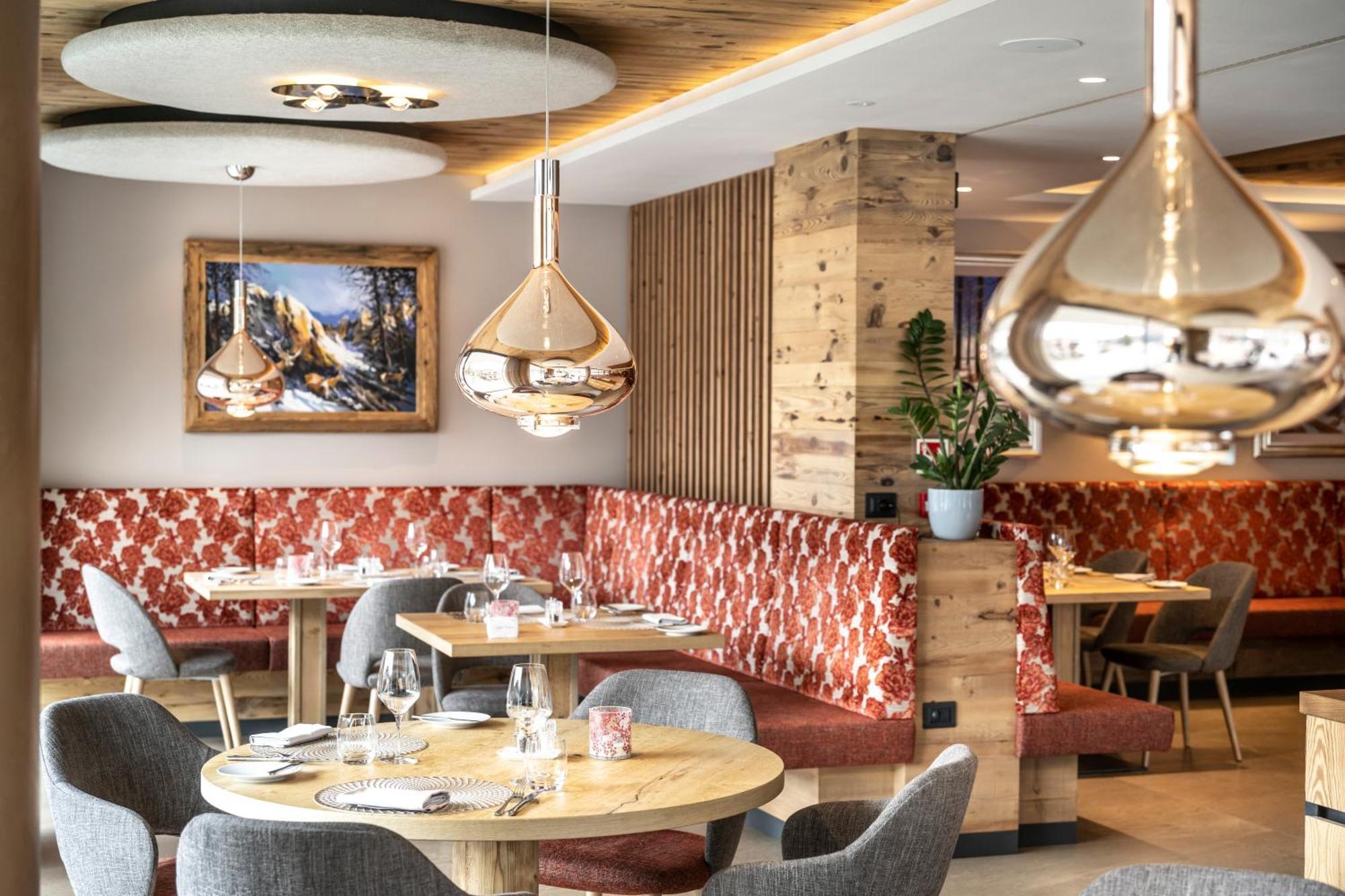 Ciampedie Luxury Alpine Spa Hotel Vigo di Fassa Ngoại thất bức ảnh