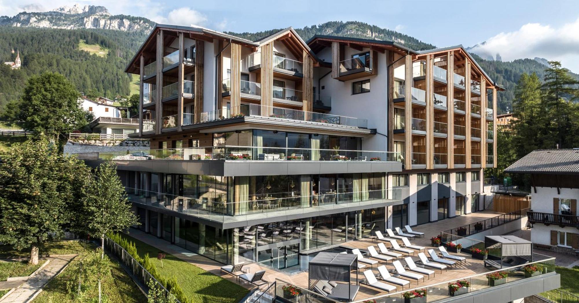 Ciampedie Luxury Alpine Spa Hotel Vigo di Fassa Ngoại thất bức ảnh