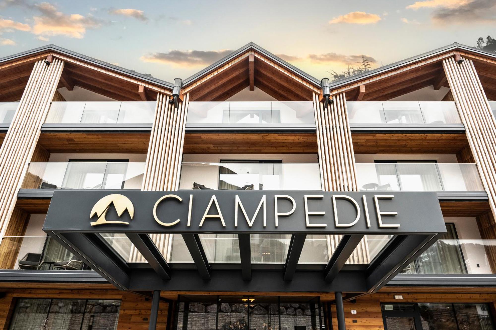 Ciampedie Luxury Alpine Spa Hotel Vigo di Fassa Ngoại thất bức ảnh
