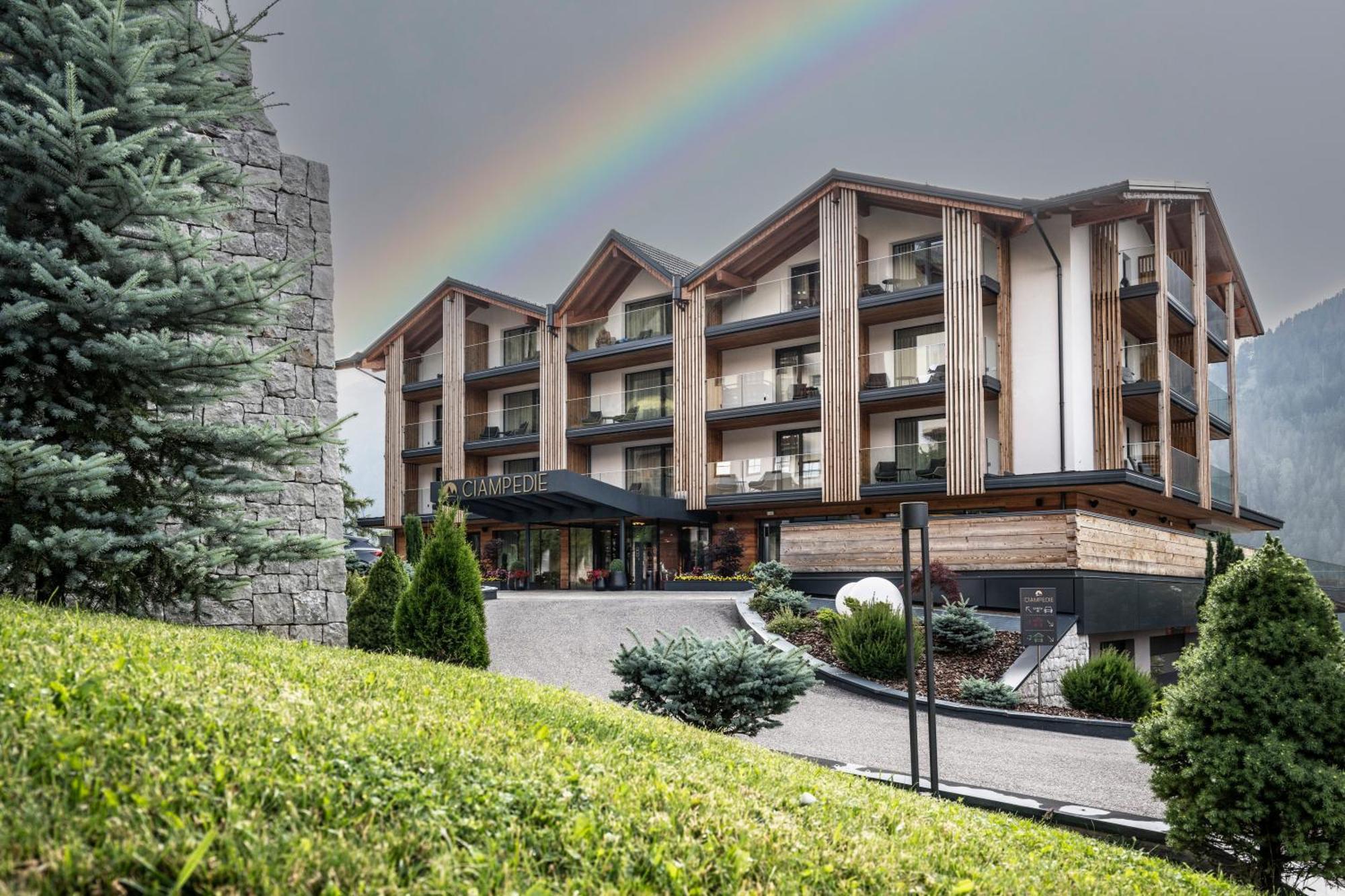 Ciampedie Luxury Alpine Spa Hotel Vigo di Fassa Ngoại thất bức ảnh