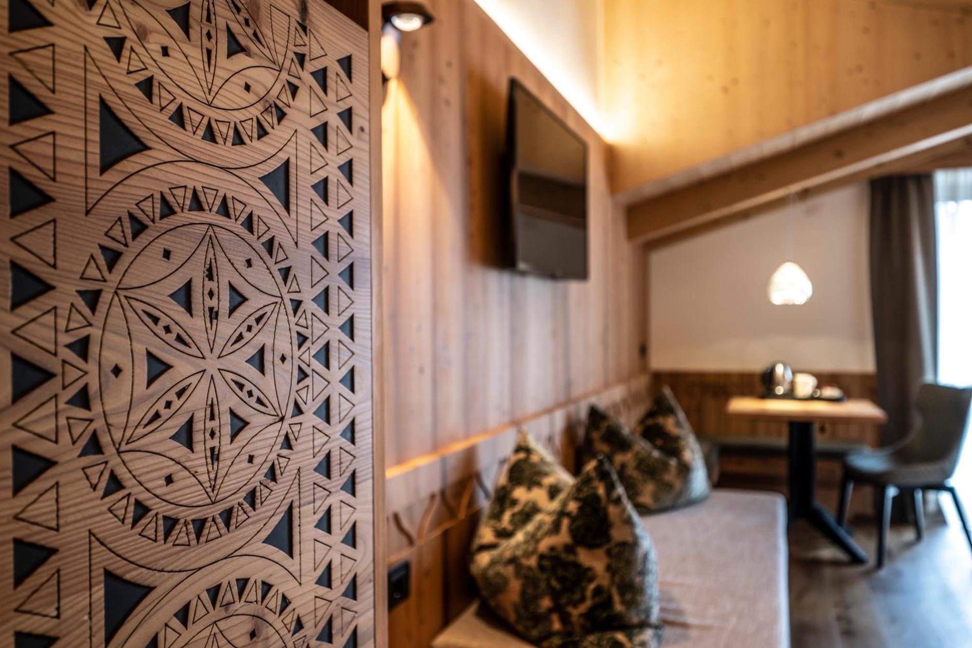 Ciampedie Luxury Alpine Spa Hotel Vigo di Fassa Ngoại thất bức ảnh
