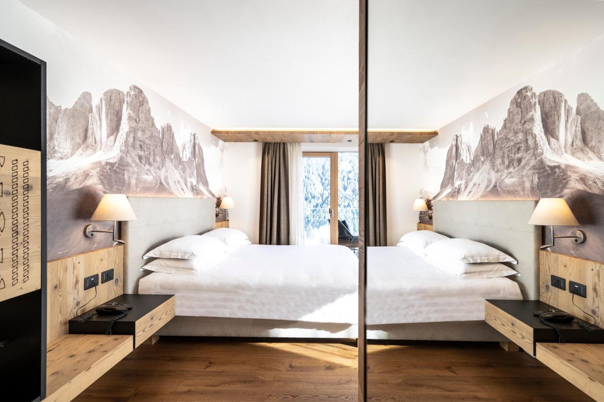 Ciampedie Luxury Alpine Spa Hotel Vigo di Fassa Ngoại thất bức ảnh