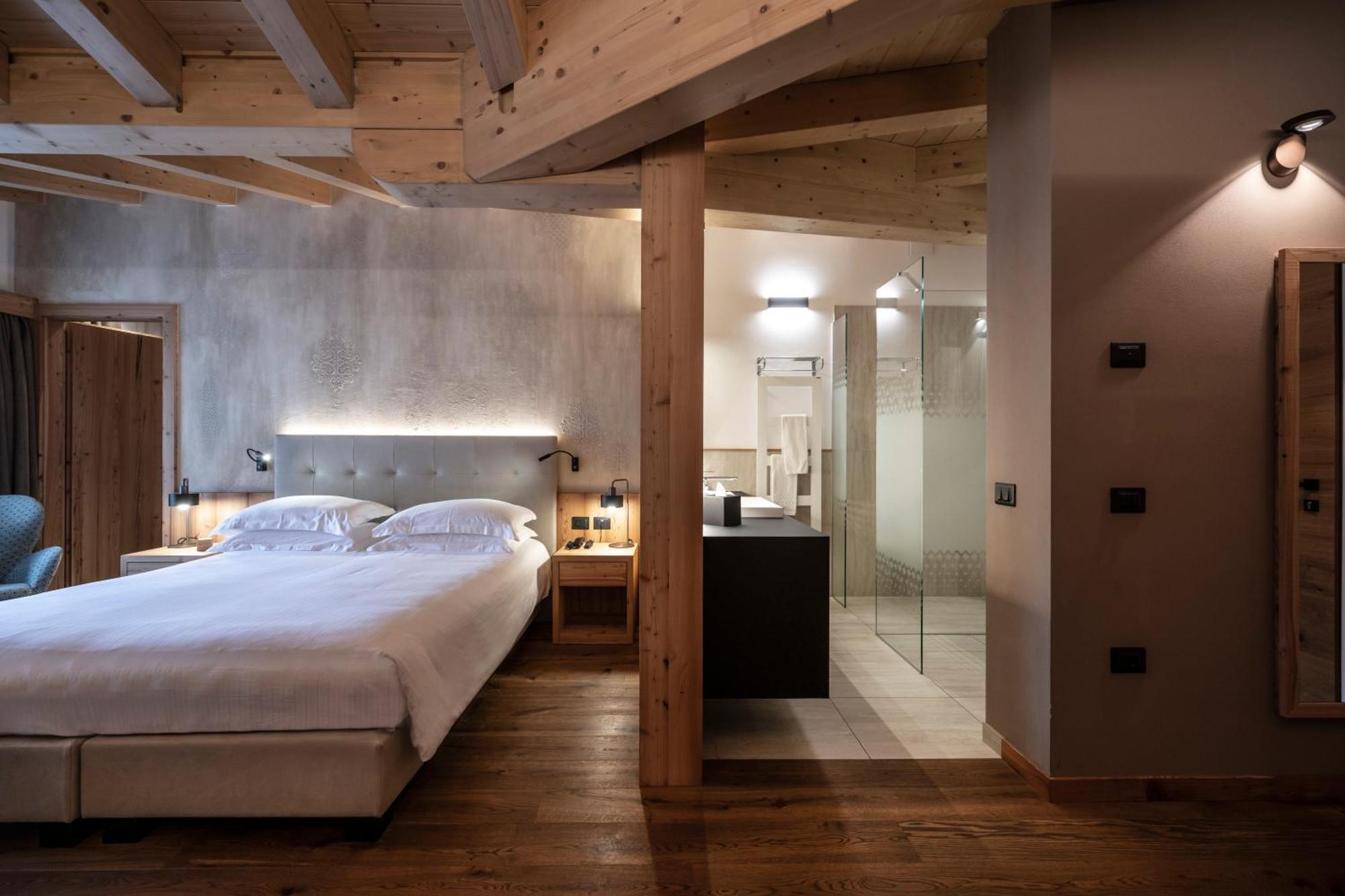 Ciampedie Luxury Alpine Spa Hotel Vigo di Fassa Ngoại thất bức ảnh
