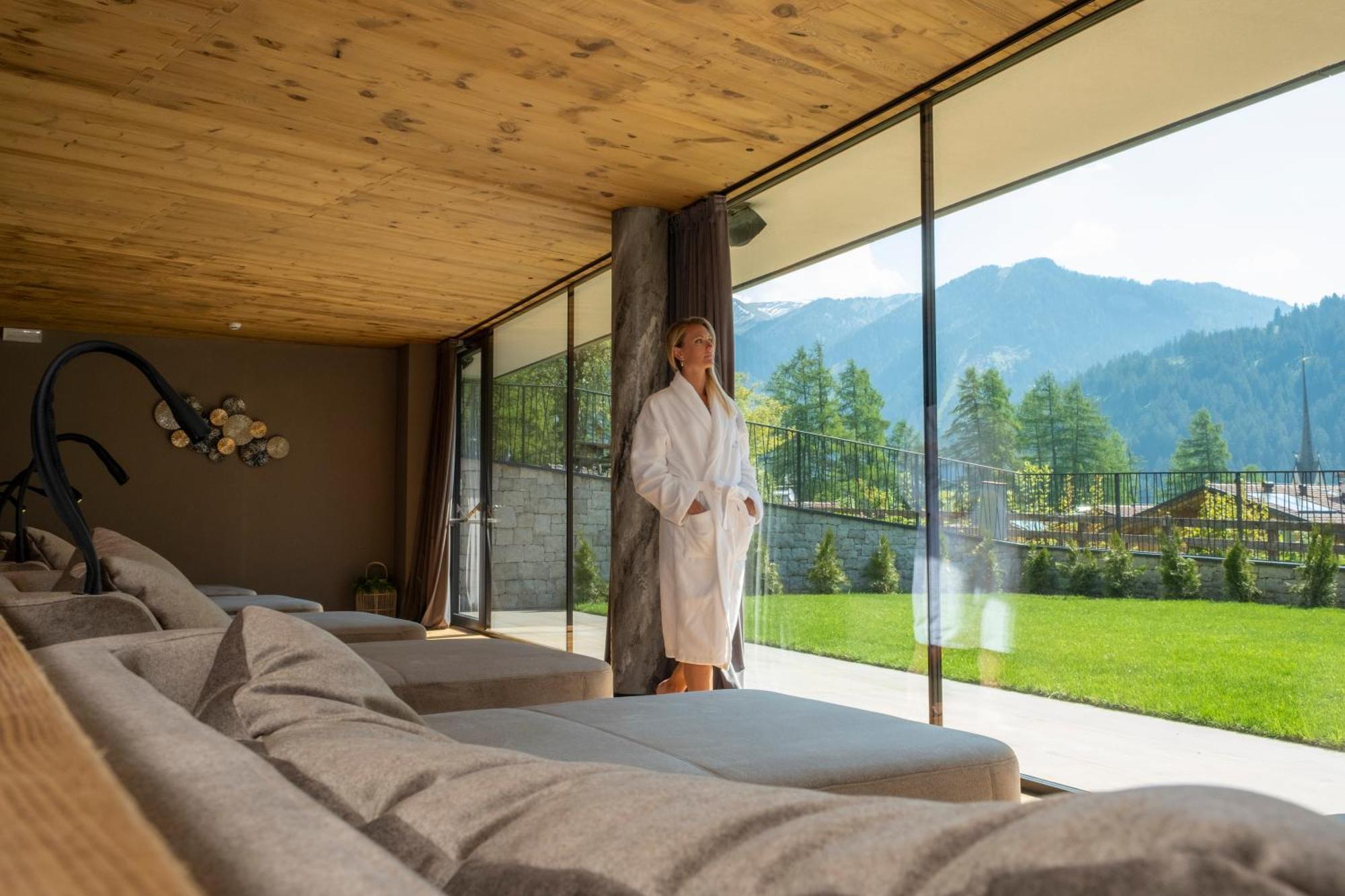 Ciampedie Luxury Alpine Spa Hotel Vigo di Fassa Ngoại thất bức ảnh