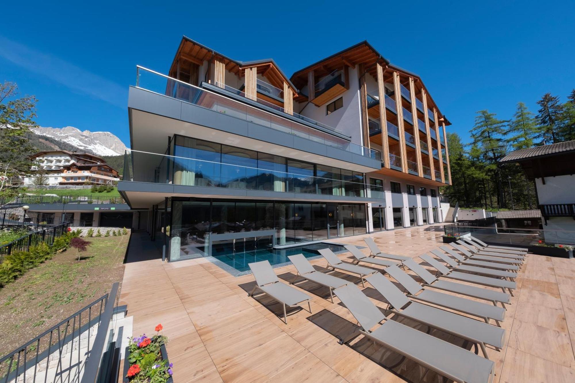 Ciampedie Luxury Alpine Spa Hotel Vigo di Fassa Ngoại thất bức ảnh