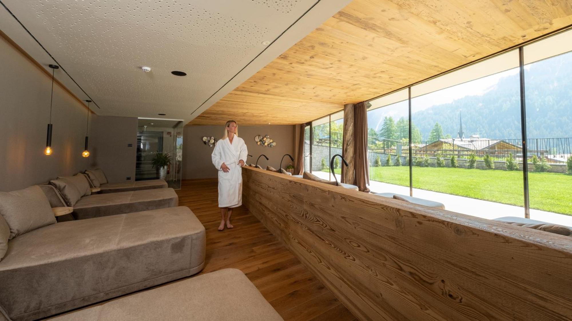 Ciampedie Luxury Alpine Spa Hotel Vigo di Fassa Ngoại thất bức ảnh