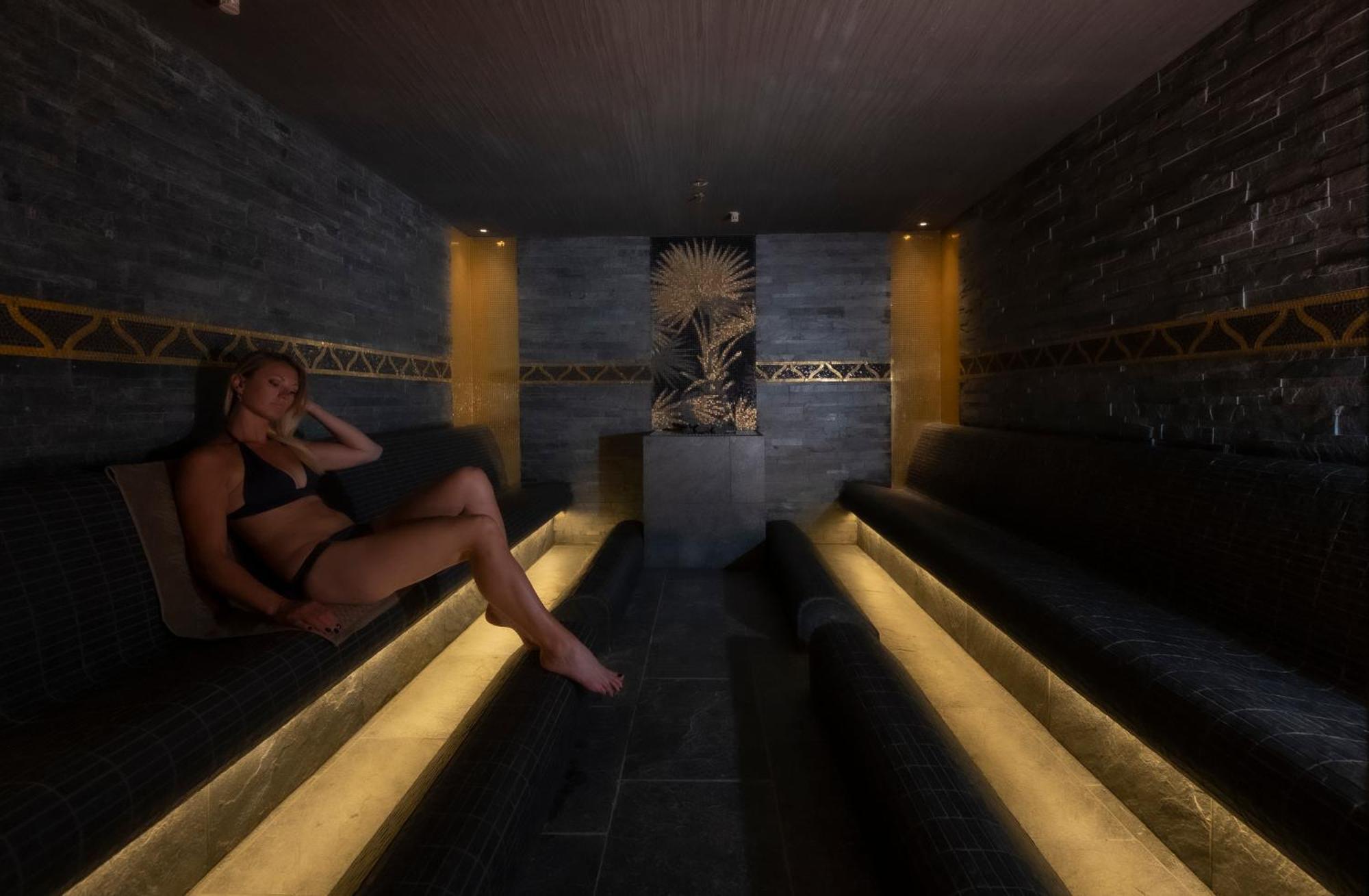 Ciampedie Luxury Alpine Spa Hotel Vigo di Fassa Ngoại thất bức ảnh